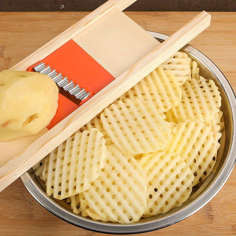 2-in-1 Vegetable and Potato Cutter: Manual, durable plastic, wavy blade, creates wave and flower shapes, ideal for creative cooking.