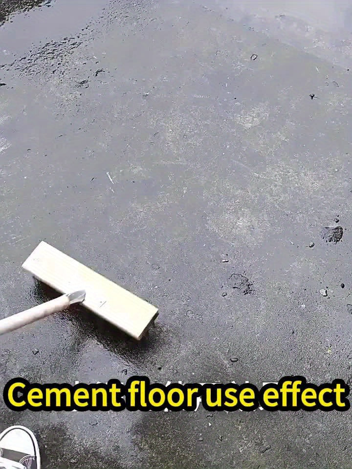 Brosse métallique robuste pour sol et jardin Poignée manuelle, fils d’acier durables, idéale pour mousse, débris, neige sur allées, patios et gouttières. Usage résidentiel et professionnel.