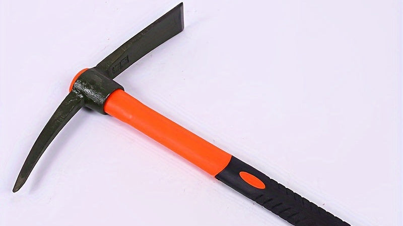 Pelle forgée main avec manche en bambou, large lame plate, idéale jardinage, nivellement et terrassement, construction robuste et prise ergonomique.