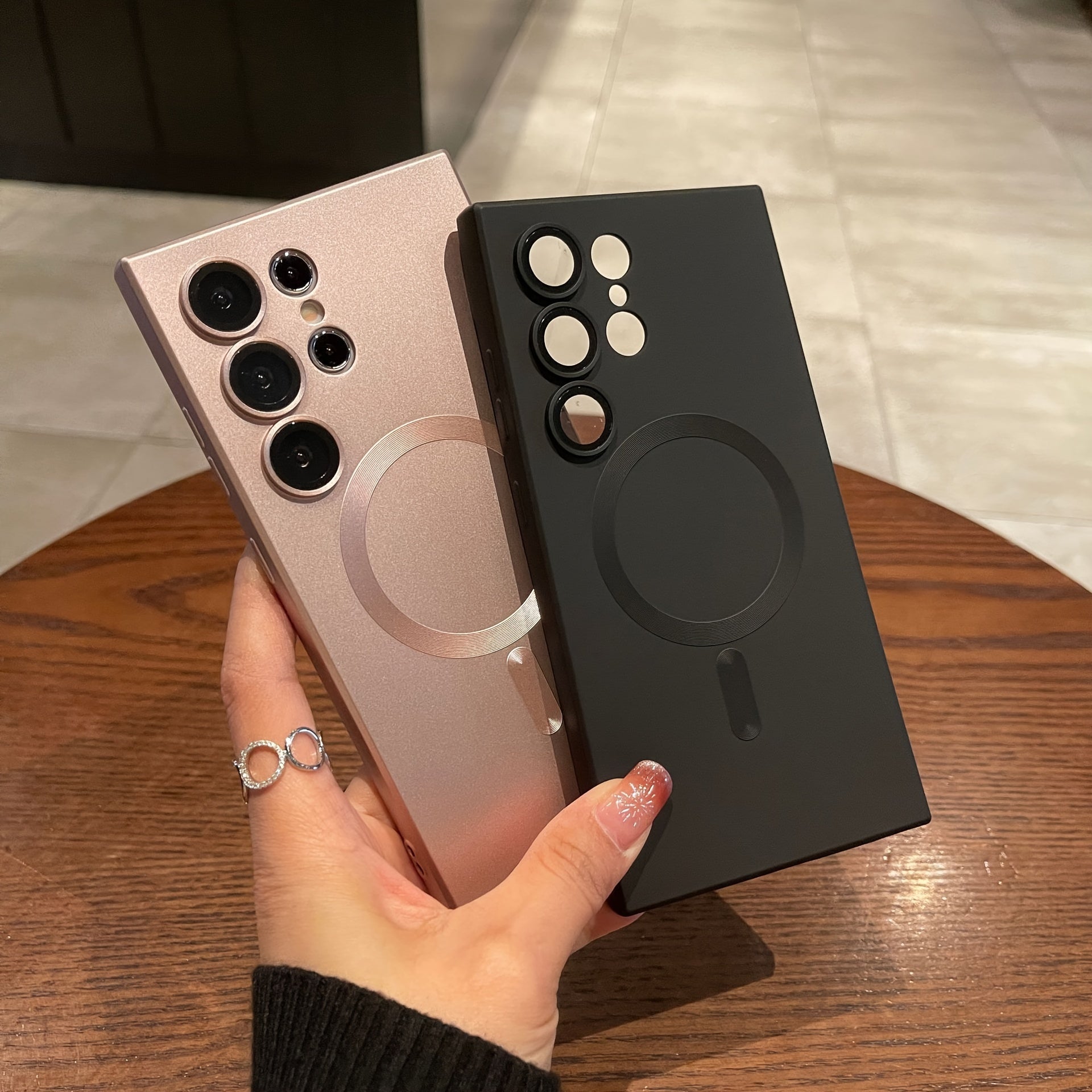 Transparent plated case compatible with wireless magnetic charging, shockproof, for Samsung Galaxy S20 to S23, offering protection and sleek style.