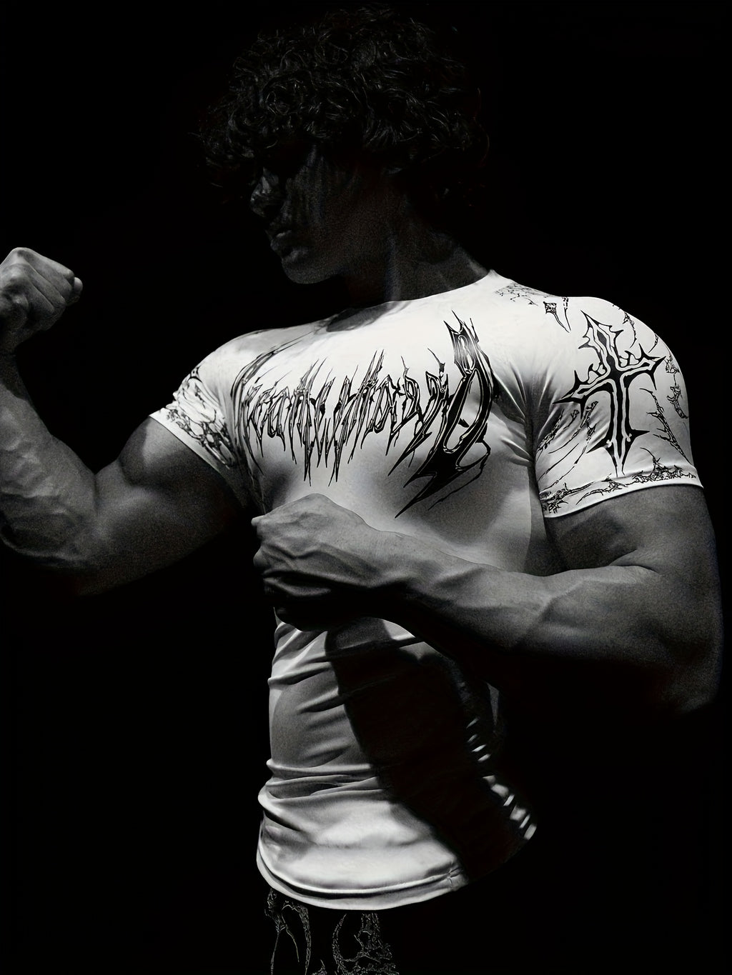 T-shirt compression 2025, haute élasticité, séchage rapide, motif géométrique rouge, maintien musculaire performant, adapté entraînement hommes et femmes.