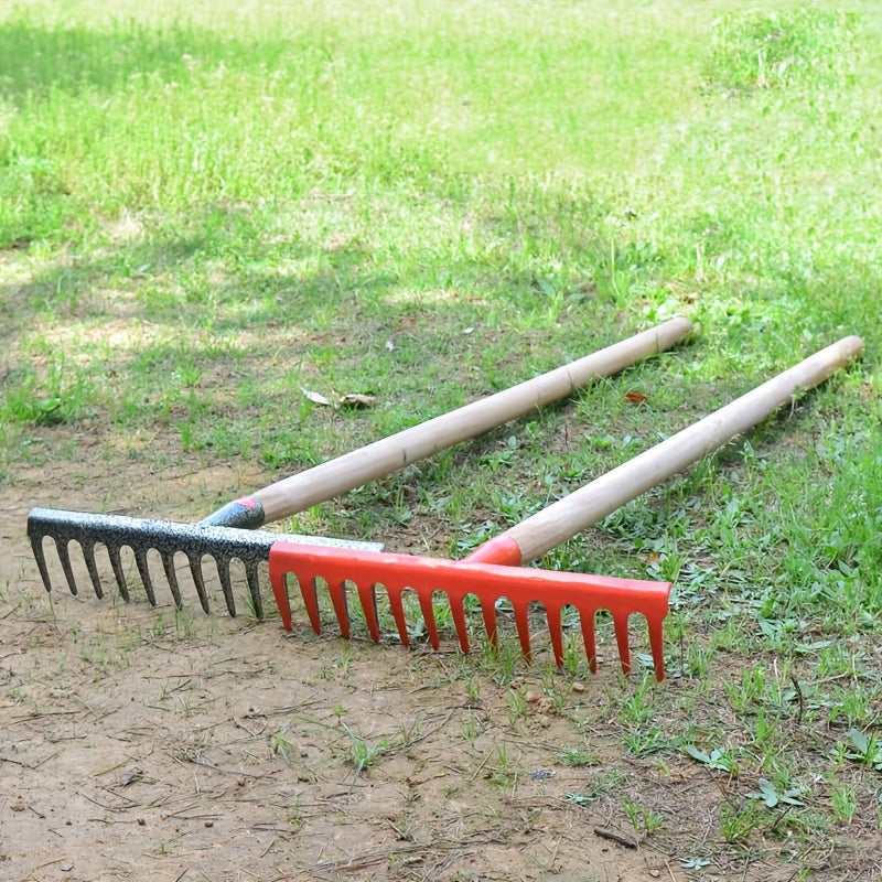 Râteau à feuilles et désherbage en métal robuste, dents durables, poignée ergonomique, efficace pour entretien de pelouse et jardin, construction solide.