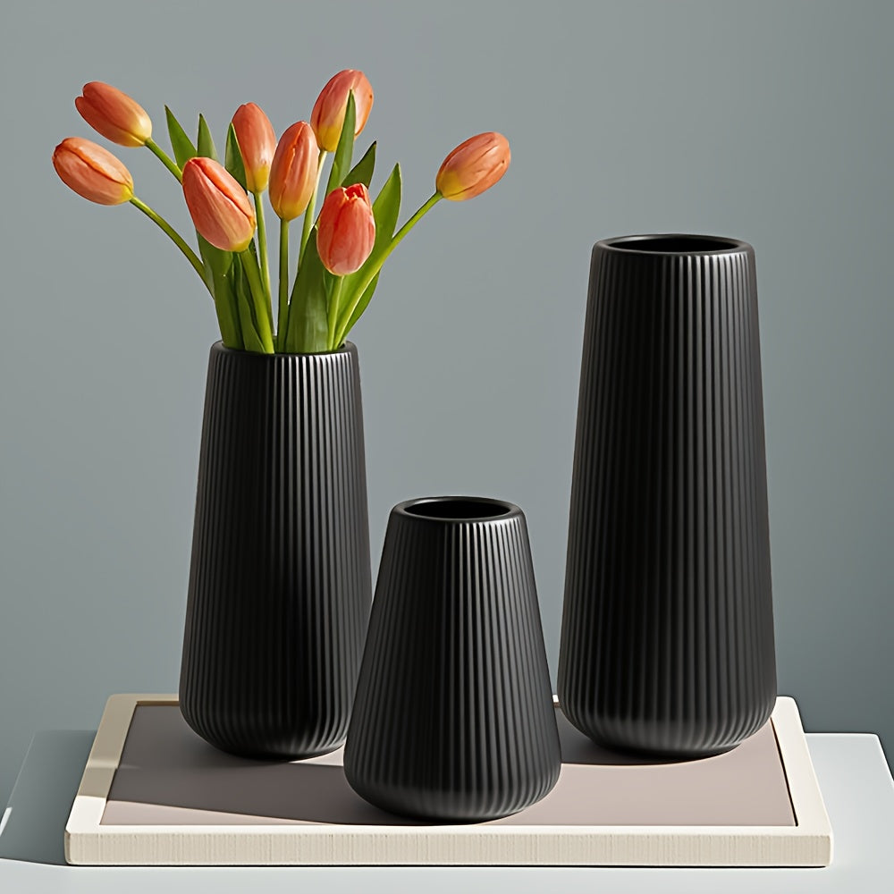 Lot de 3 vases scandinaves incassables Plastique texturé, tailles 24,9/20,1/13,9 cm, design minimaliste noir et blanc, parfait pour fleurs artificielles et décoration de table.