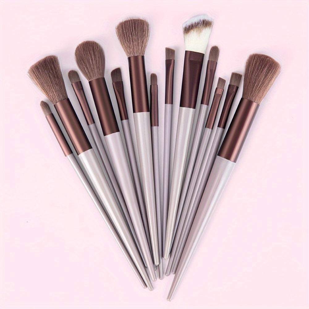 Professional 13/20/33 piece makeup set with accessories: nylon brushes, headband, sponges and accessories for precise and complete application.