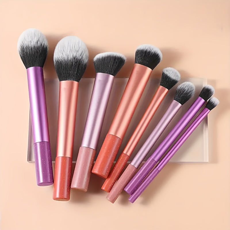 Set portable de 8 pinceaux maquillage, manches synthétiques légers et résistants, poils doux de qualité supérieure, couleurs variées.
