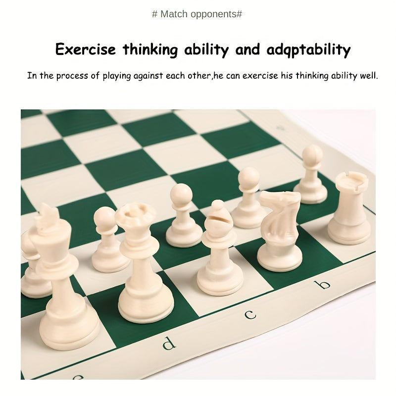 Tapis d'échecs international avec pièces en plastique. Jeu d'échecs pour adultes, idéal pour les compétitions et le développement intellectuel.