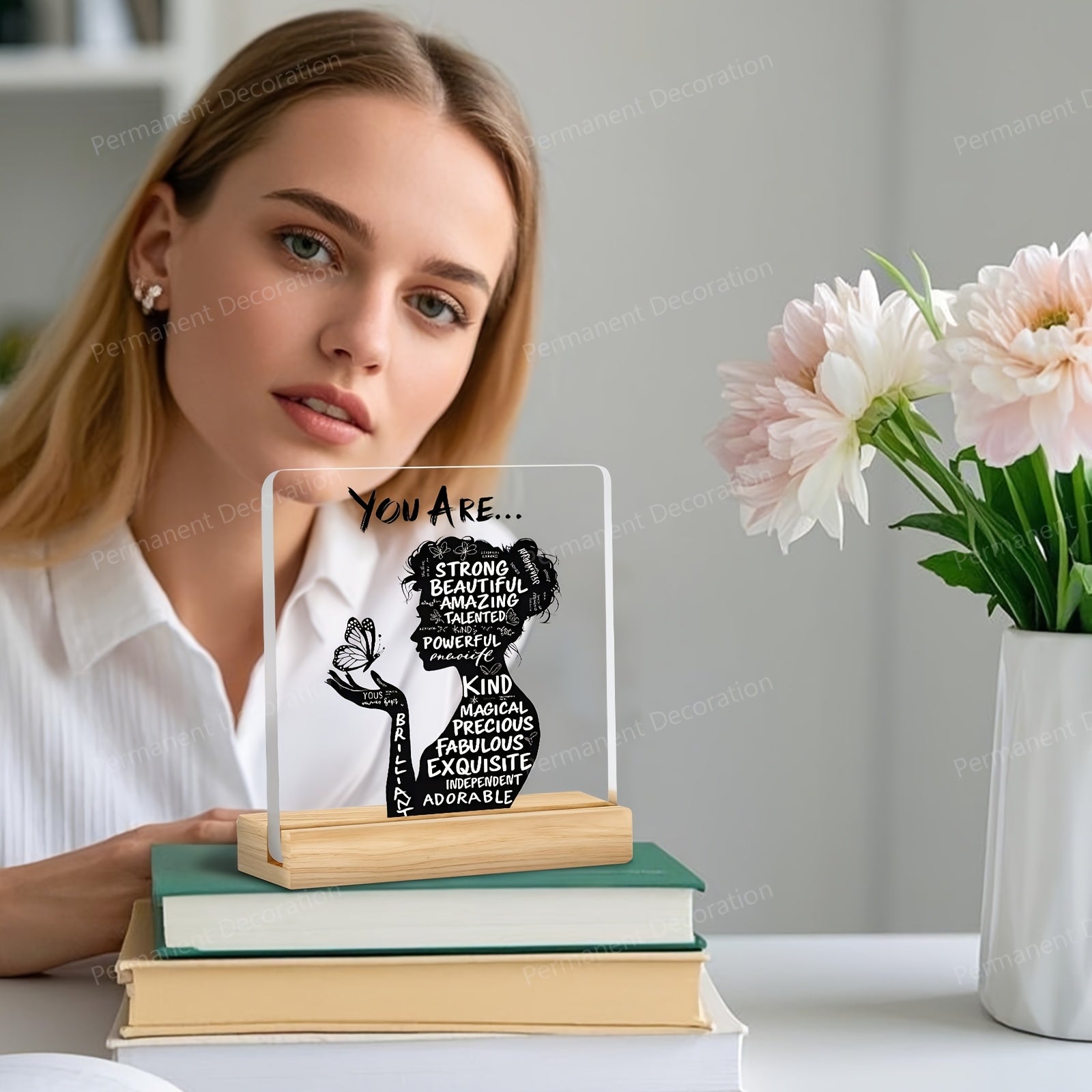 Décoration de bureau acrylique 2D avec affirmations positives « You Are Powerful, Beautiful, Amazing », design élégant, idéale maison, bureau ou café, cadeau parfait.