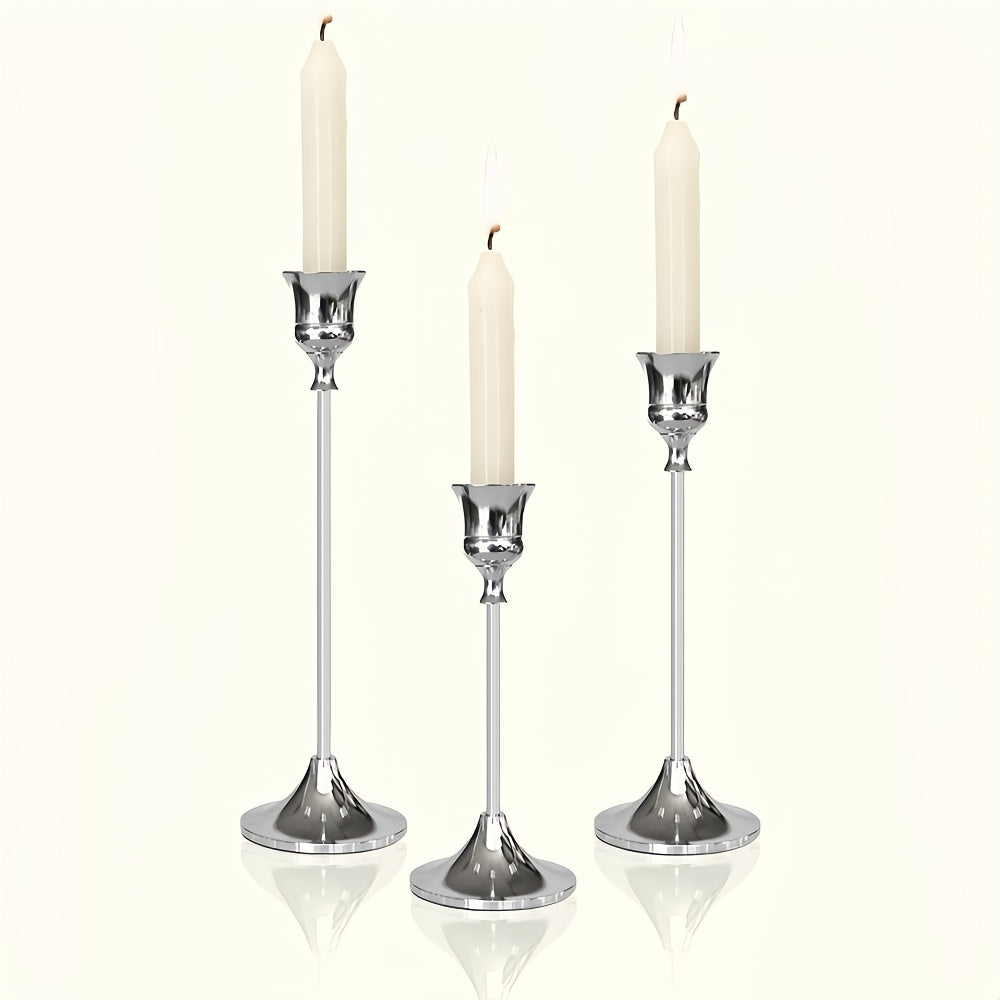 طقم من 3 حوامل شموع أنيقة من النحاس المطلي بالذهب. تصميم معدني مصقول، مثالي لحفلات الزفاف أو العشاء أو لتزيين المنزل، الشموع غير متضمنة، تصميم عصري ومتين.