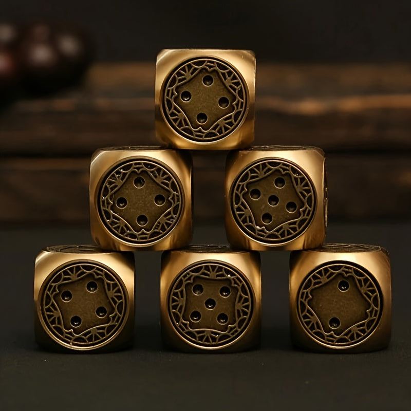 Dés décoratifs en laiton, finition polie, pour table salon ou bureau, objet d’art cuivre, idéal pour jeux et cadeaux adultes.