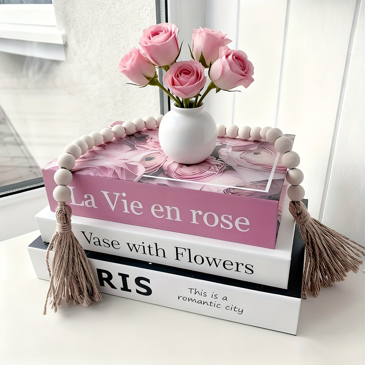 Lot de 3 livres décoratifs de luxe Stack réaliste avec roses roses et vase, sans électricité, idéal pour maison, bureau, café ou photo, design élégant.