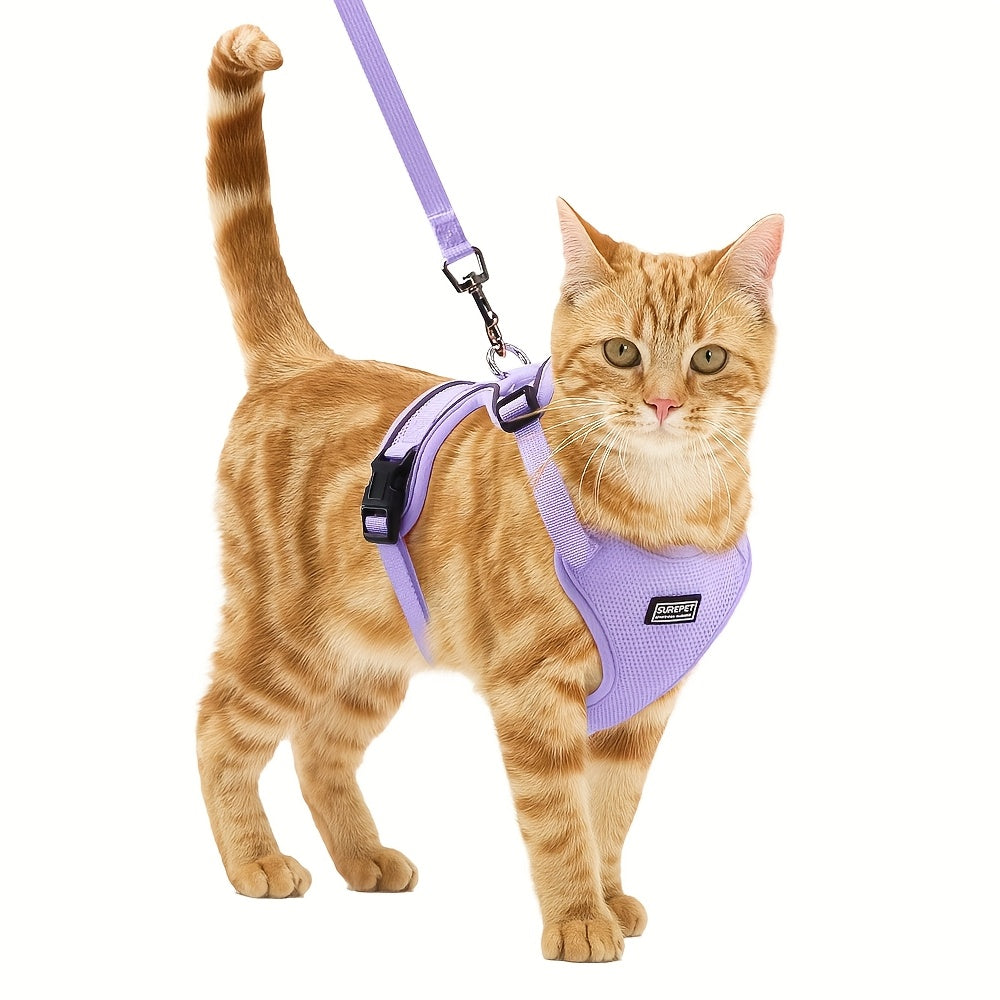 Harnais et laisse pour chat, gilet ajustable antifuîte, doux et respirant, bandes réfléchissantes, contrôle facile pour promenades sécurisées.