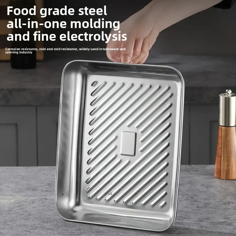 Set of 3 large rectangular stainless steel baking dishes with lids, non-stick, easy to clean, ideal for roasting vegetables, meats and more.