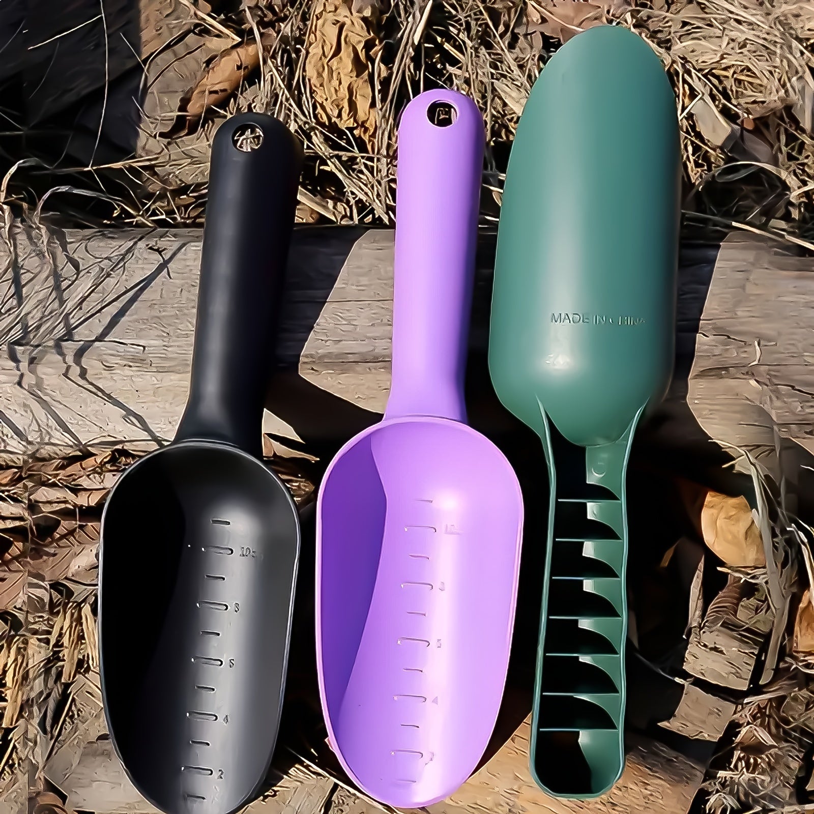 Plastic garden shovel, for planting flowers and vegetables, loosening soil and repotting, graduated and easy to handle, practical tool.