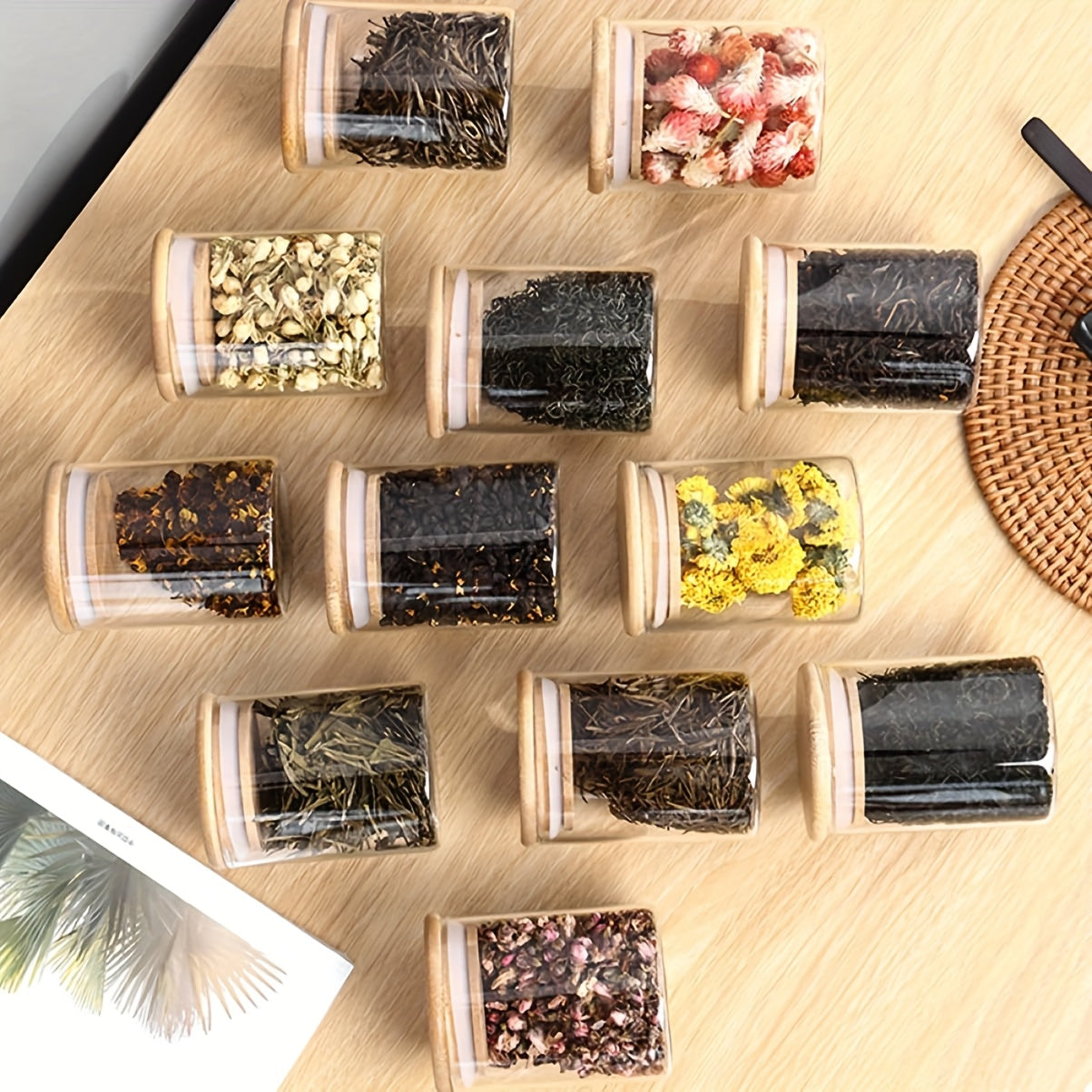 Lot de 4 bocaux de rangement Verre borosilicaté transparent, couvercles bois scellés, idéal pour thé, café, sucre, bonbons, épices, cuisine et organisation maison.