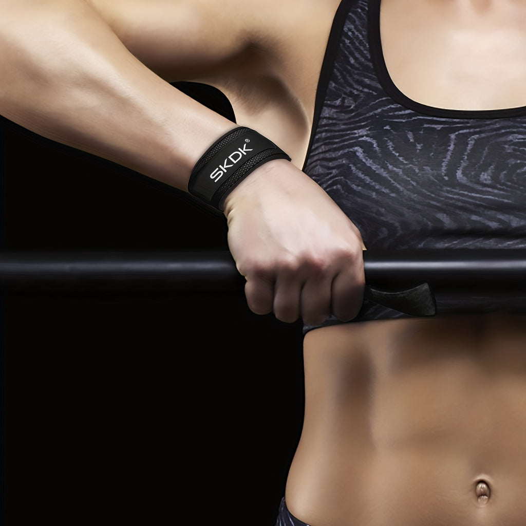 Paires de sangles poignet SKDK, respirantes avec grip supplémentaire, ajustables, idéales pour musculation, deadlifts et entraînement force.