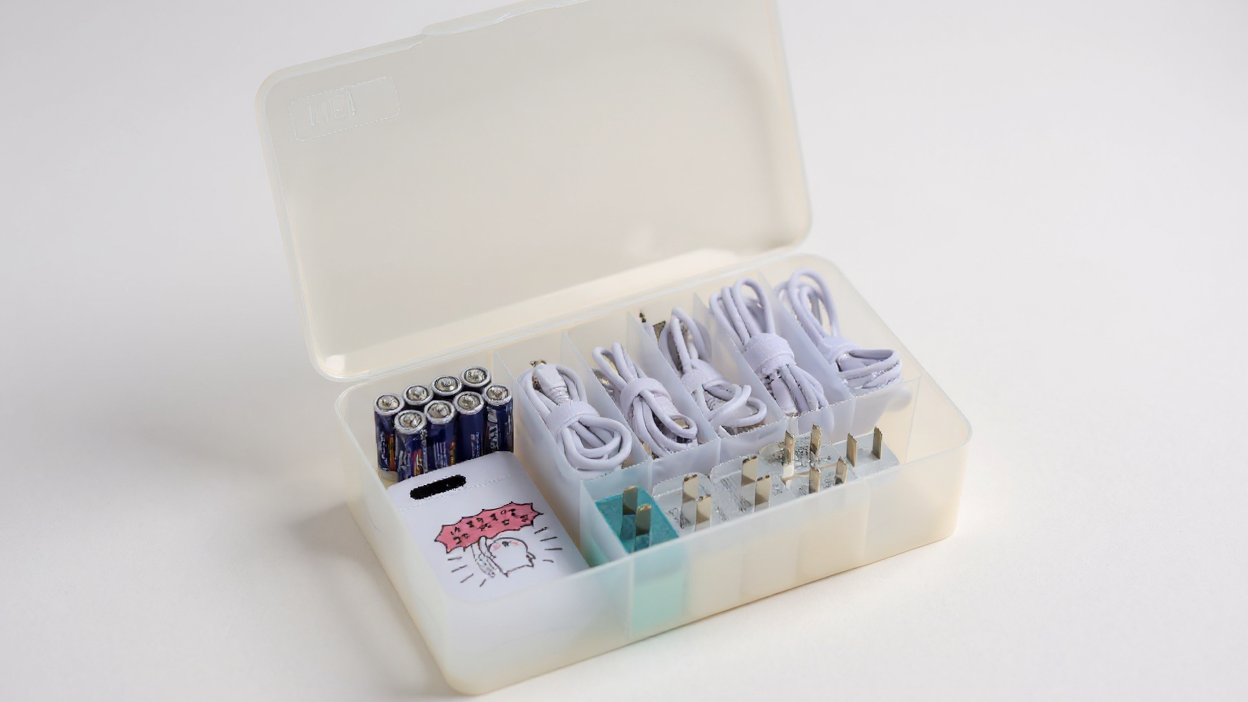 Versatile desk organizer with compartments, perfect for cables, chargers, cosmetics and accessories, portable for travel and everyday use.