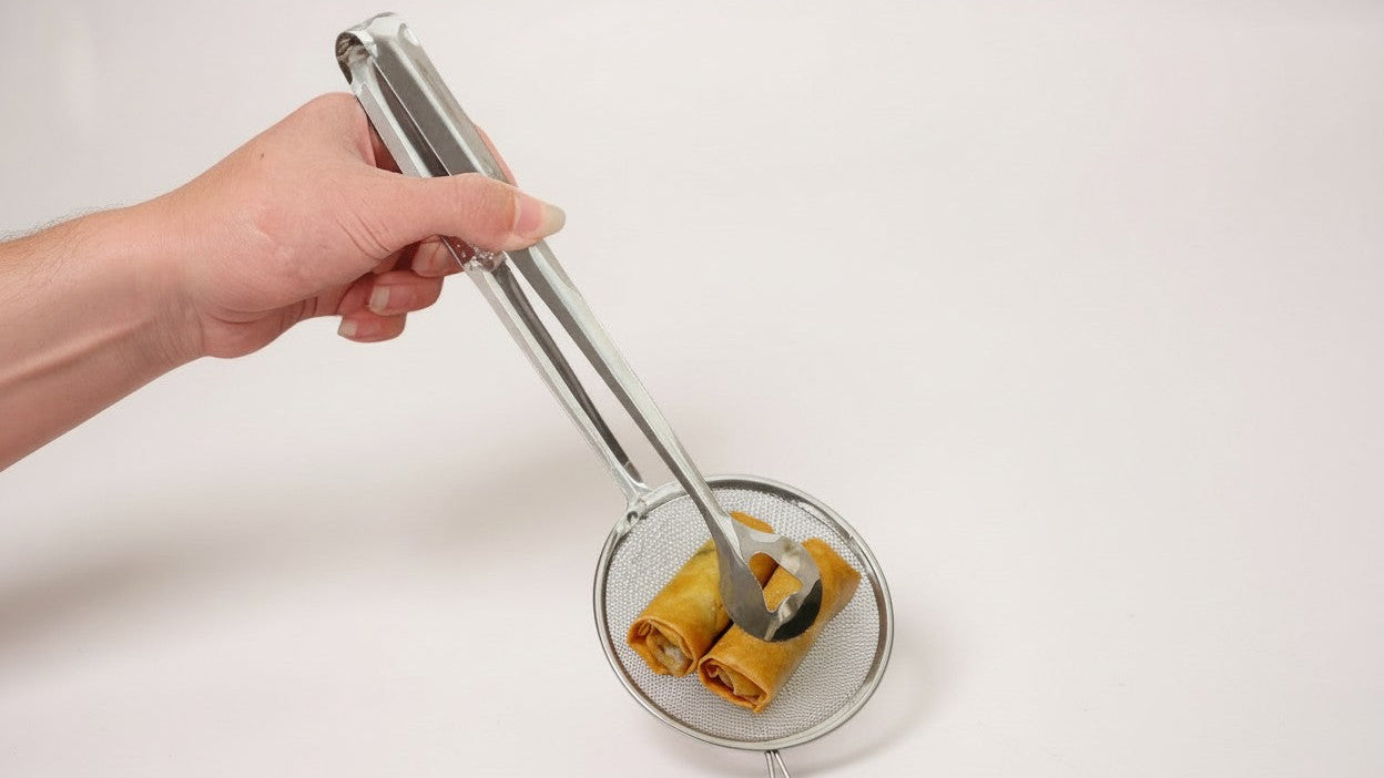 Filtre à Huile et Cuillère Passoire en Acier Inoxydable (1 pc) : Résistant haute température, égouttage efficace, idéal cuisson et friture.