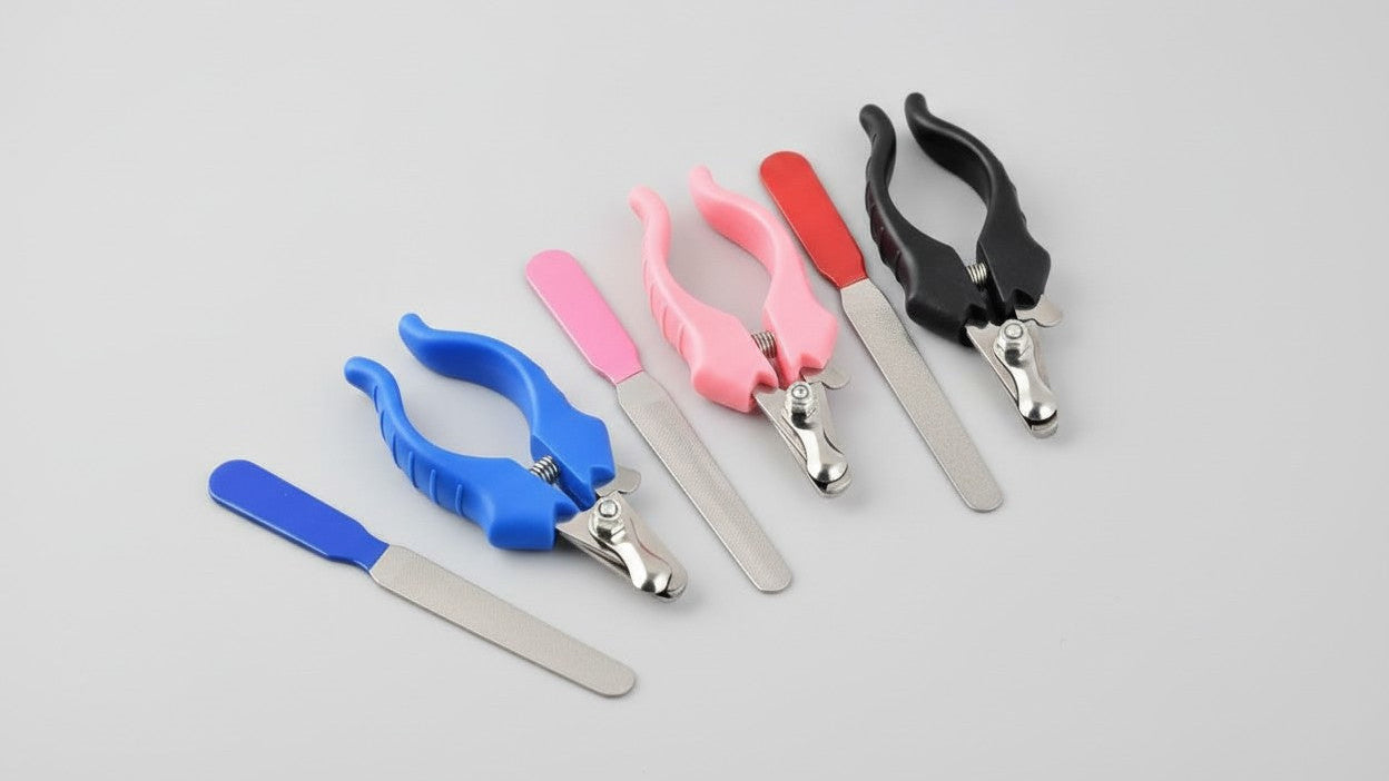 Pet nail clipper and file set (2 pieces). Non-slip handle, durable stainless steel, with guard and locking mechanism.