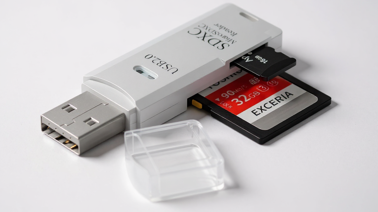 Lecteur carte SD mini USB 2.0 haute vitesse, plug-and-play, adaptateur mémoire pour appareil photo, transfert photos sans batterie.