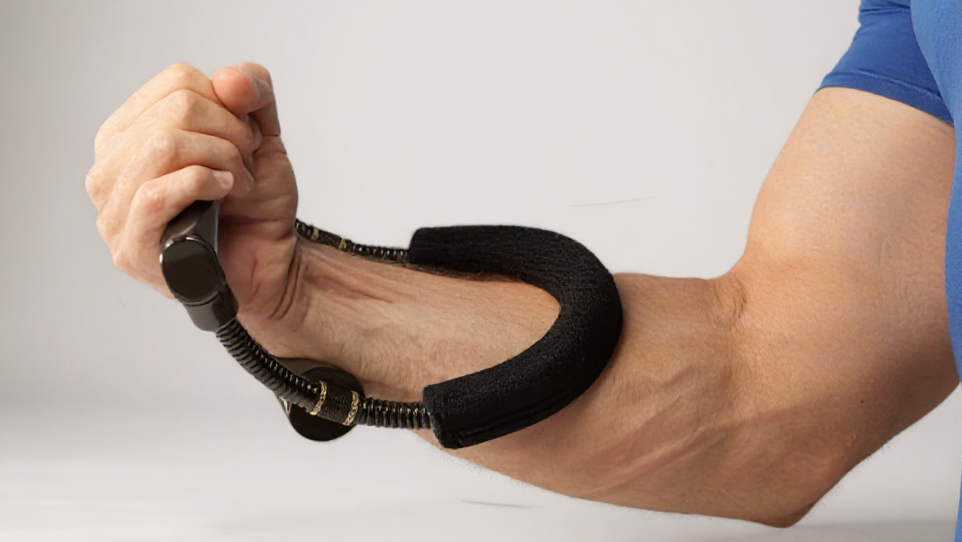 Adjustable iron wrist brace, manual device for forearms and hands, ideal for rehabilitation, athletes and home workouts, portable and adjustable.