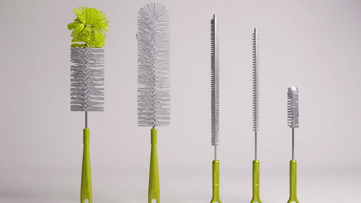 Set de 5 Brosses de Nettoyage pour Bouteilles : Long manche, plastique durable, idéal cols étroits, cuisine ou extérieur, brosses ergonomiques et flexibles.