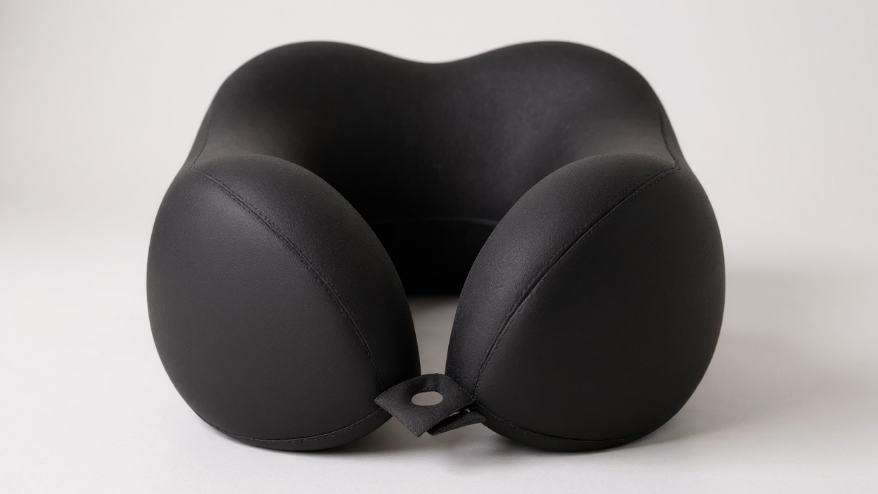 Coussin de voyage en U, soutien moyen-ferme, housse polyester lavable, idéal pour siestes au bureau ou en déplacement.