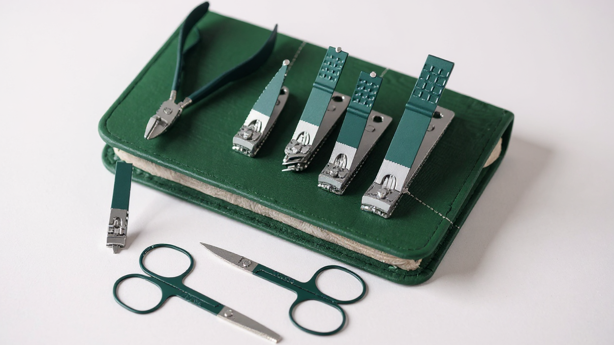 Set of 30 luxury stainless steel manicure kits, complete tools with portable cases, perfect for hand, foot and face care.