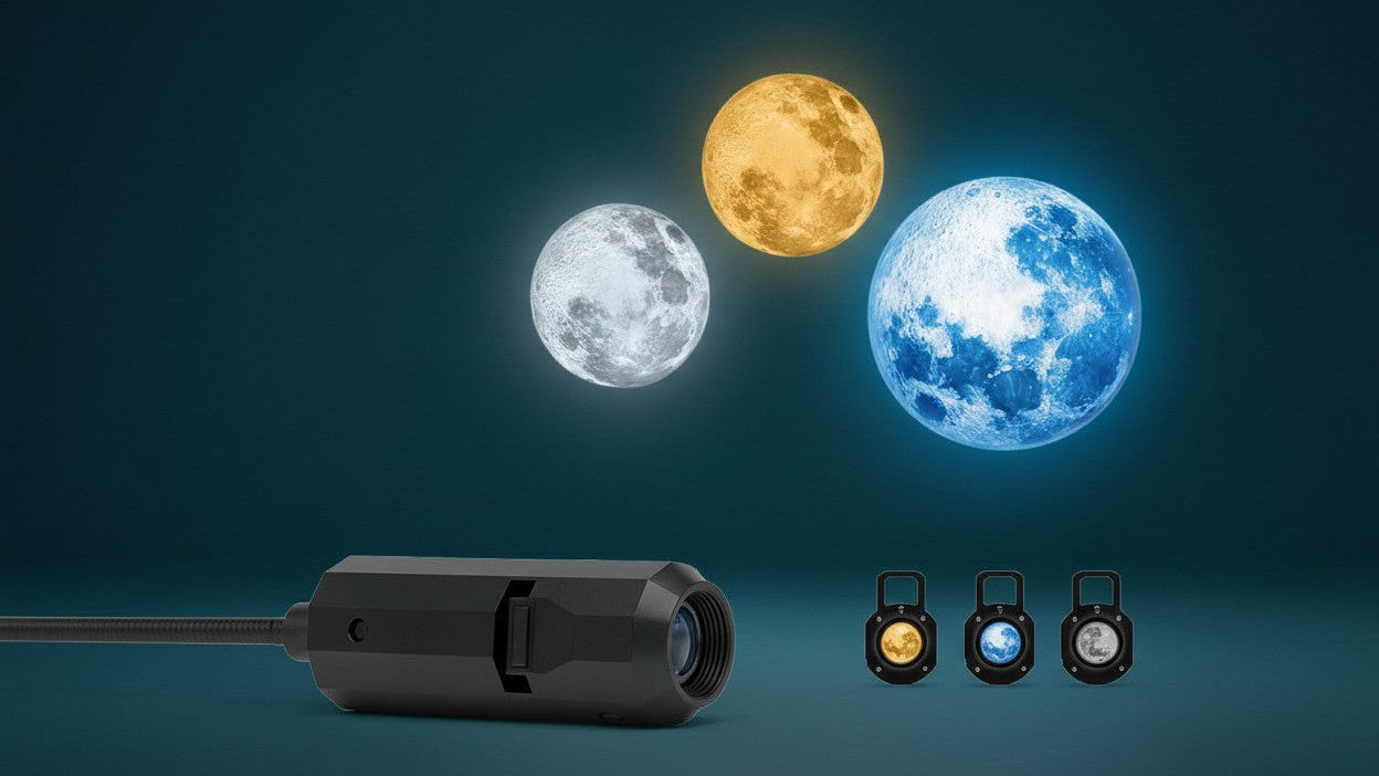Set lampe LED projection lune 4 pcs 1 lumière principale + 3 couleurs (jaune, blanc, bleu), USB, portable, rotation 360°, idéale pour plafond, chambre ou décor événementiel.