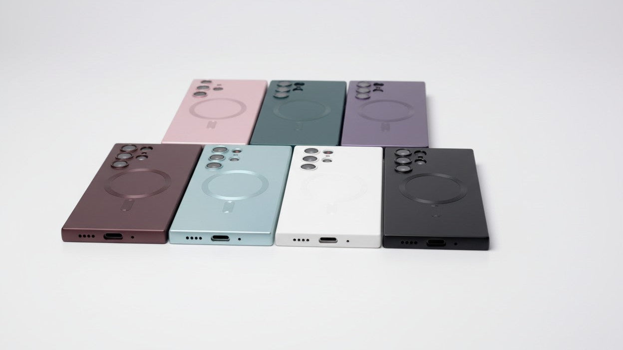 Transparent plated case compatible with wireless magnetic charging, shockproof, for Samsung Galaxy S20 to S23, offering protection and sleek style.