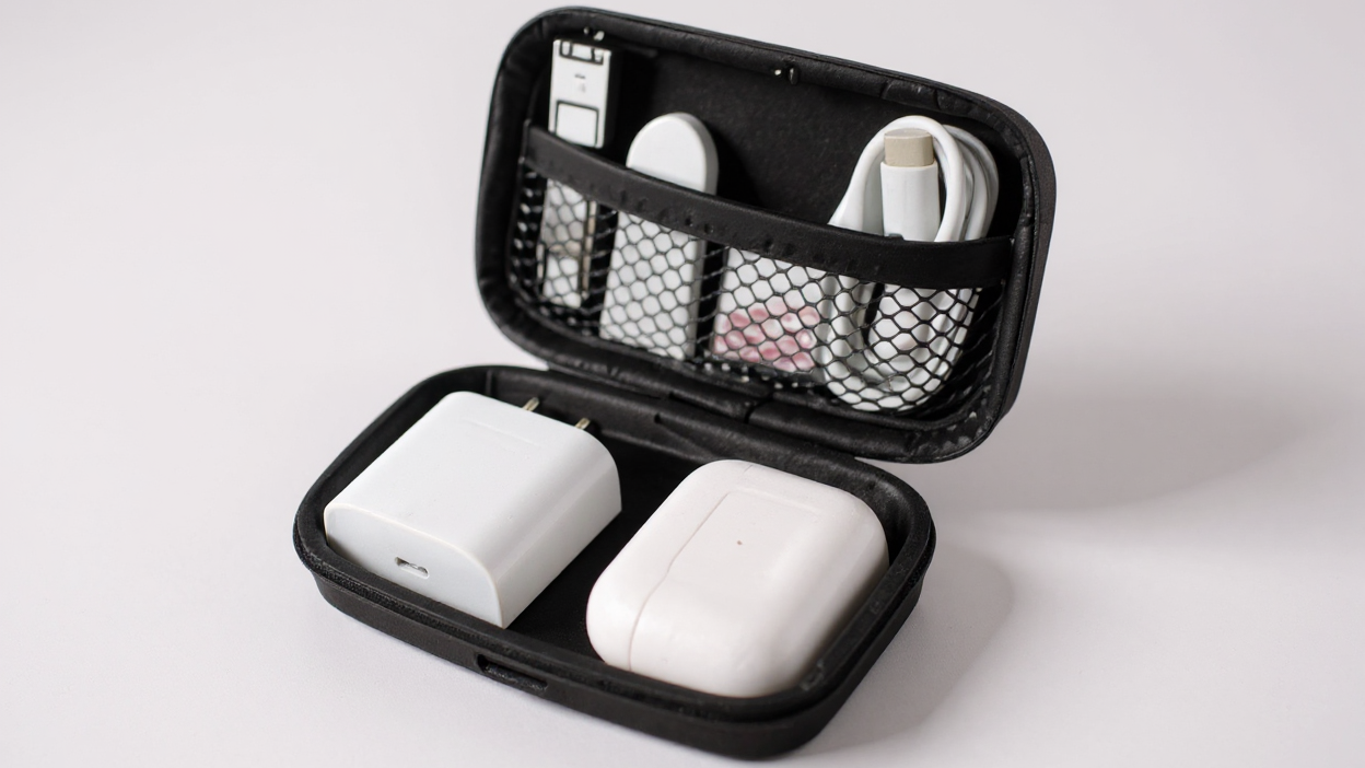 Lot de 2 pochettes zippées multicolores avec compartiments, légères et portables, en EVA durable, pour écouteurs, câbles, clés, pièces et bijoux.