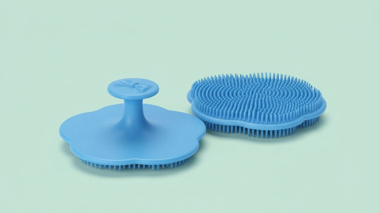 Peigne de massage en silicone doux, brosse bain et cheveux pour nouveau-nés, soin et développement, cadeau idéal pour fêtes.